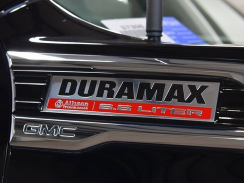 Used 2022 GMC Sierra 3500 Denali w/ Denali Ultimate Package image 14
