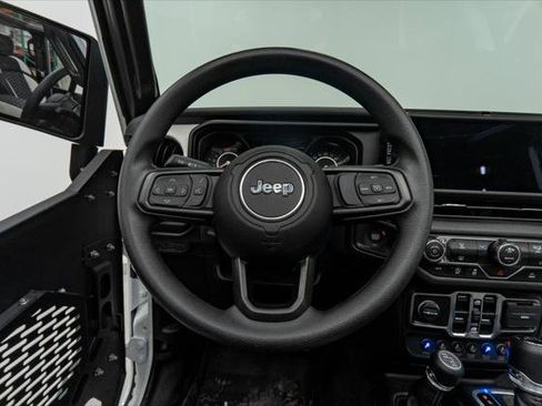 Used 2026 Jeep Wrangler Unlimited Sport image 32