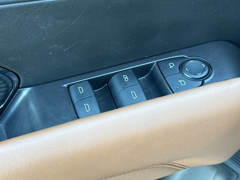 Used 2024 GMC Canyon AT4 w/ Technology Package image 12