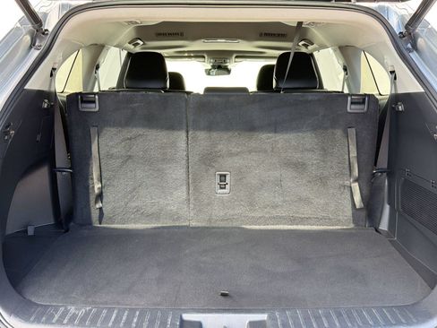 Used 2023 Toyota Highlander XLE FWD image 24
