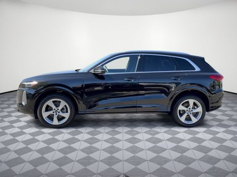 Used 2025 Audi Q5 Premium w/ Premium Plus AWD/4WD image 2