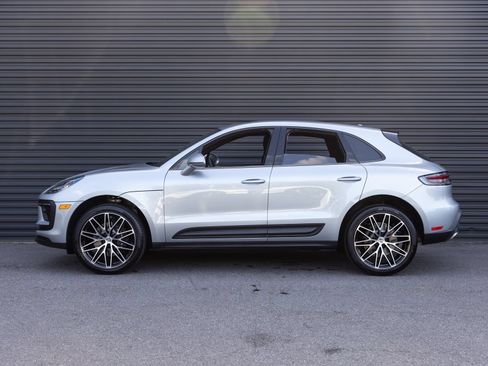 Used 2026 Porsche Macan AWD/4WD image 2