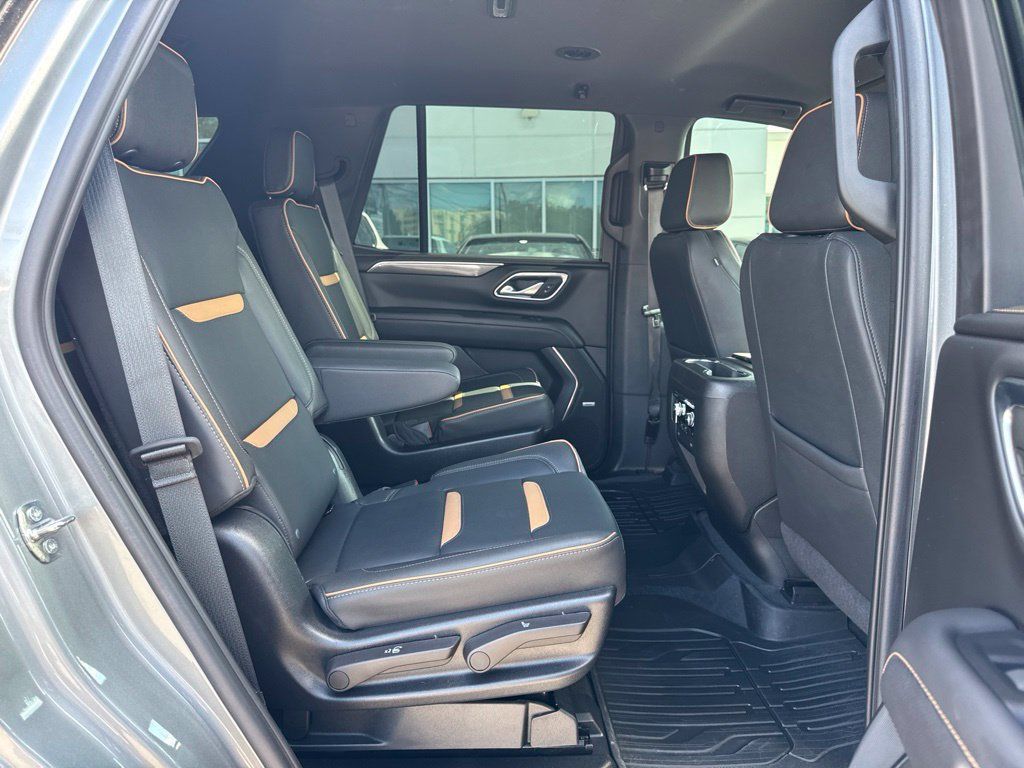 Used 2023 GMC Yukon AT4 w/ Technology Package AWD/4WD image 22