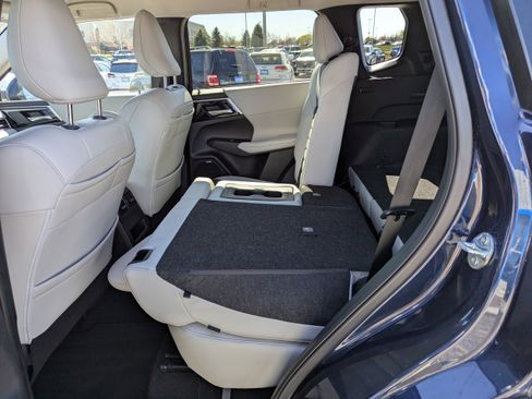 Used 2025 Mitsubishi Outlander SE AWD/4WD image 30