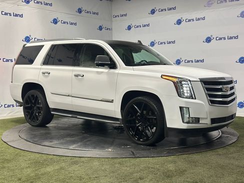 Used 2016 Cadillac Escalade Luxury image 2