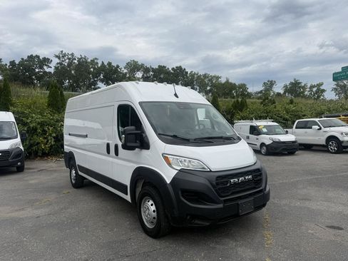 Used 2023 RAM ProMaster 2500 FWD image 2