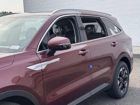 New 2025 Kia Sorento S image 29