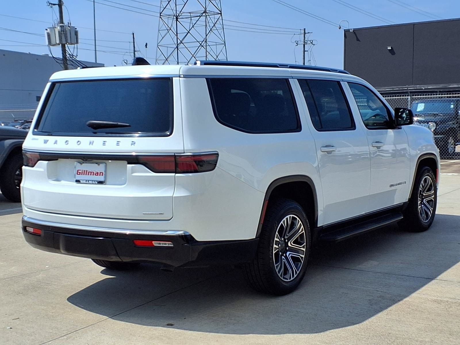 Used 2024 Jeep Wagoneer L Series II RWD image 26