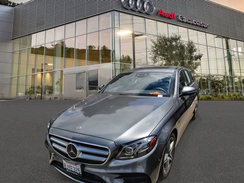 Used 2019 Mercedes-Benz E 300 image 1