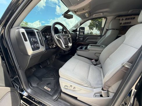 Used 2017 GMC Sierra 1500 SLE w/ SLE Value Package AWD/4WD image 7