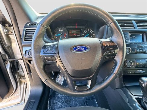 Certified 2019 Ford Explorer XLT w/ Class III Trailer Tow Package image 10