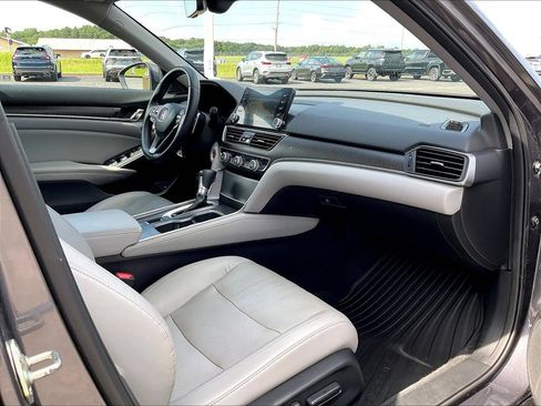 Used 2018 Honda Accord Touring image 31