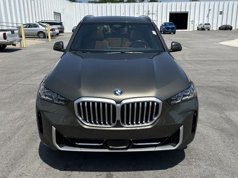 Used 2025 BMW X5 xDrive40i w/ Premium Package AWD/4WD image 3