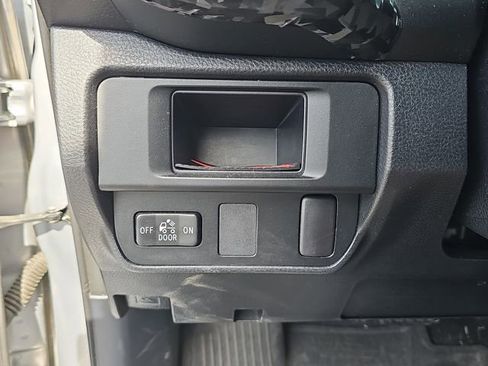 Used 2017 Toyota Tacoma SR5 w/ Tow Package image 23