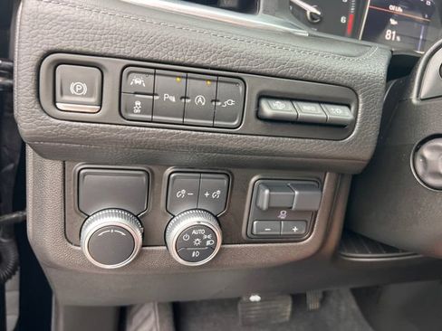Used 2021 GMC Yukon Denali w/ Denali Premium Package RWD image 38
