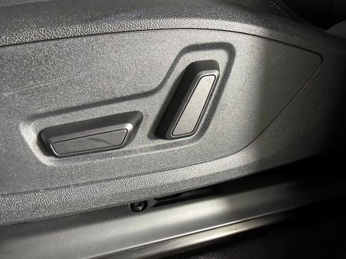 Used 2025 Audi Q6 e-tron Premium Plus w/ Premium Plus RWD image 20