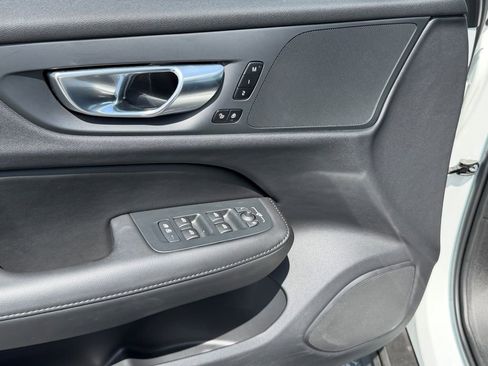 Used 2024 Volvo V60 B5 Cross Country Plus image 22