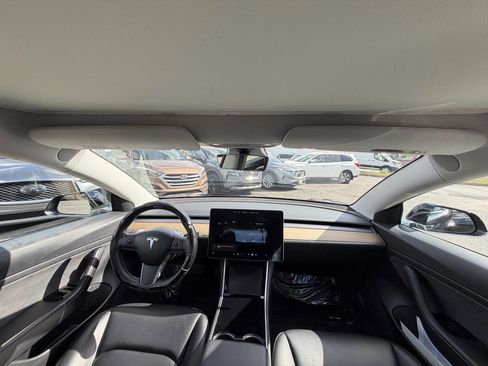 Used 2020 Tesla Model 3 Standard Range RWD image 17