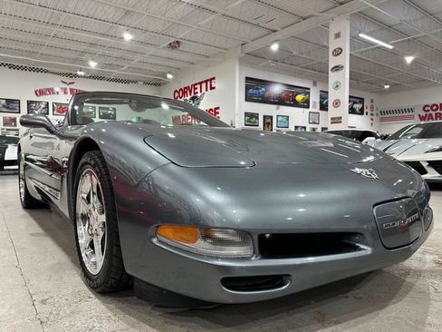 Used 2003 Chevrolet Corvette Convertible w/ Preferred Equipment Group1 RWD image 5