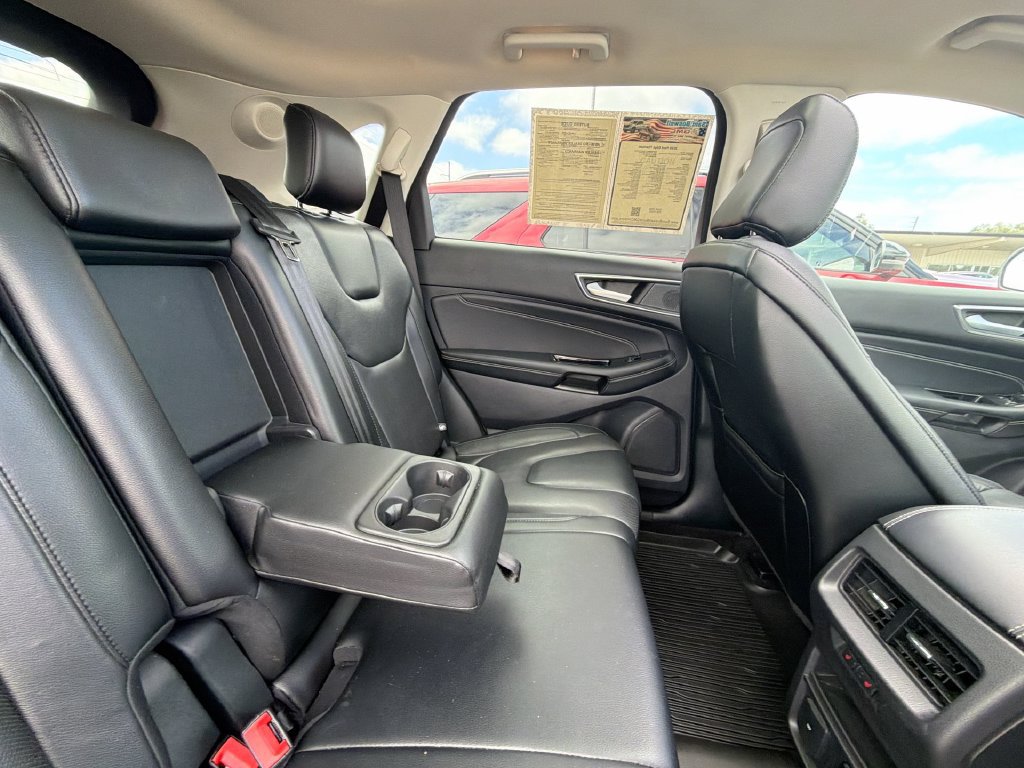 Used 2020 Ford Edge Titanium w/ Equipment Group 301A FWD image 16