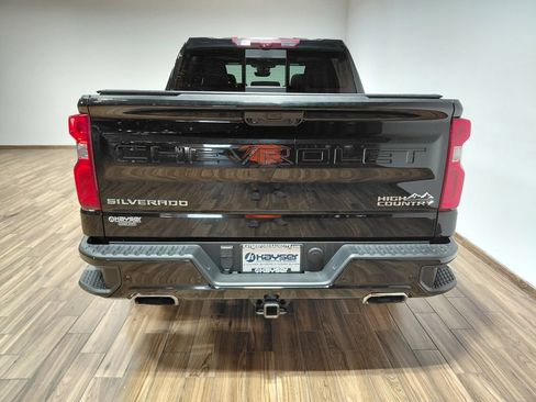 Used 2023 Chevrolet Silverado 1500 High Country w/ High Country Premium Package AWD/4WD image 27