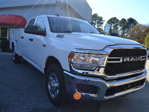 Used 2021 RAM 2500 Tradesman w/ Chrome Appearance Group image 3