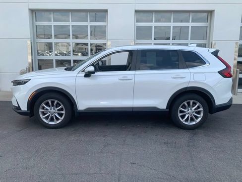 Used 2024 Honda CR-V EX image 3