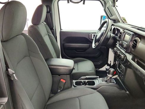 Used 2018 Jeep Wrangler Sport AWD/4WD image 22