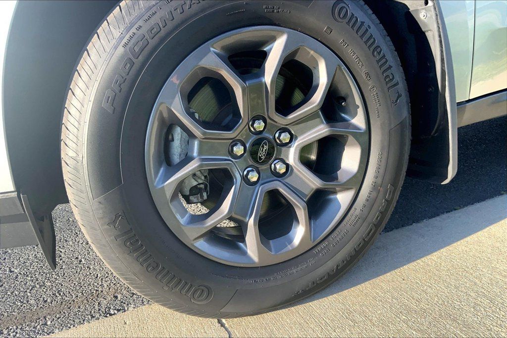 Used 2024 Ford Maverick XLT FWD image 3