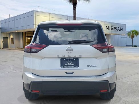 Certified 2024 Nissan Rogue SV AWD/4WD image 6