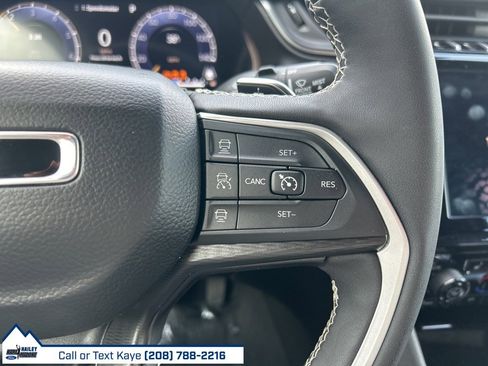 Used 2024 Jeep Grand Cherokee L Laredo image 27