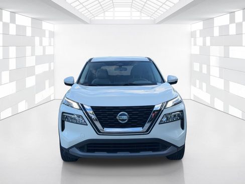 Used 2021 Nissan Rogue SV FWD image 2