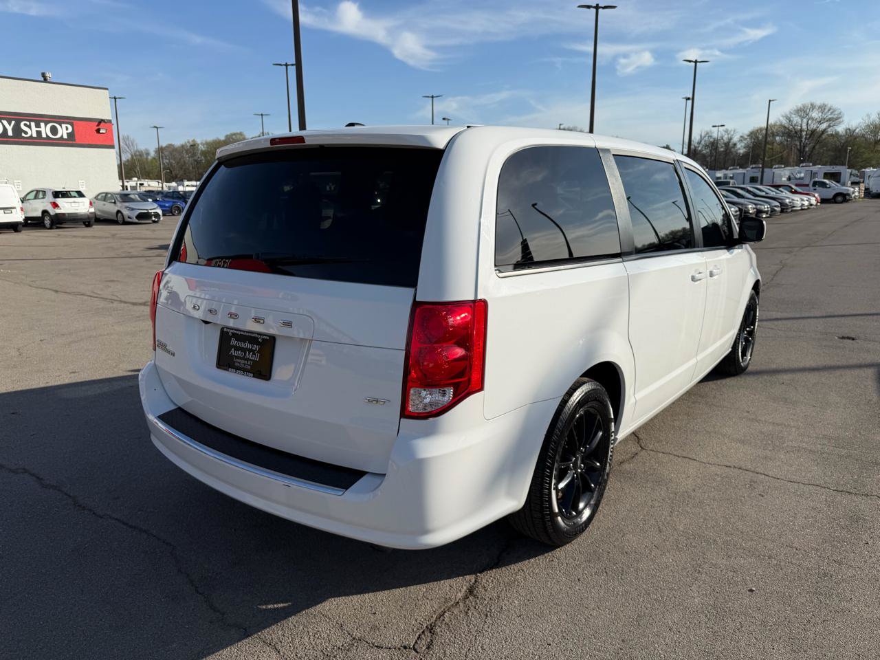 Used 2020 Dodge Grand Caravan GT FWD image 3