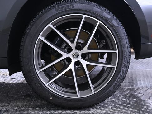 Used 2026 Porsche Macan AWD/4WD image 12