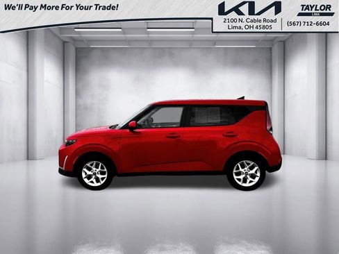 Used 2023 Kia Soul LX w/ LX Technology Package image 3