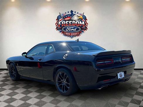 Used 2021 Dodge Challenger R/T Scat Pack RWD image 5