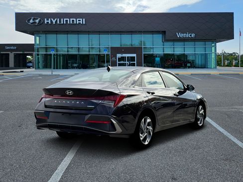 New 2026 Hyundai Elantra Limited FWD image 26