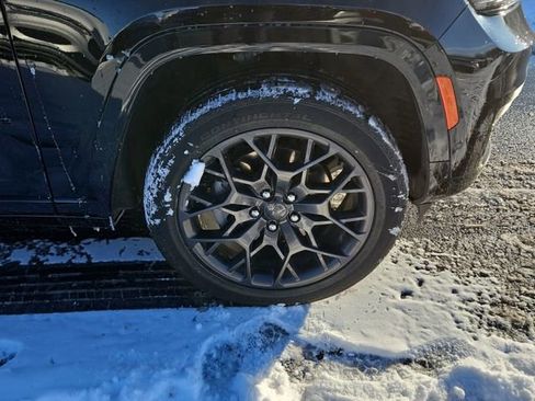 Used 2024 Jeep Grand Cherokee L Summit w/ High Altitude Package image 14