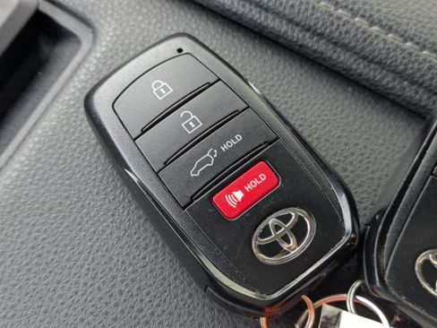 Used 2024 Toyota Grand Highlander XLE image 26