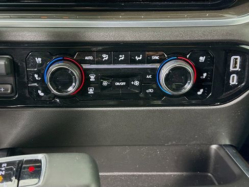 Used 2023 Chevrolet Silverado 1500 High Country w/ Technology Package image 17