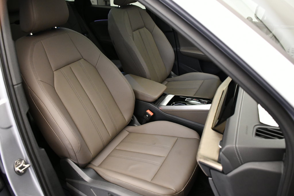 Used 2025 Audi Q5 Premium w/ Convenience Package AWD/4WD image 44