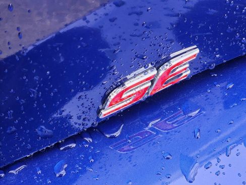 Used 2025 Toyota Corolla SE w/ SE Package image 12