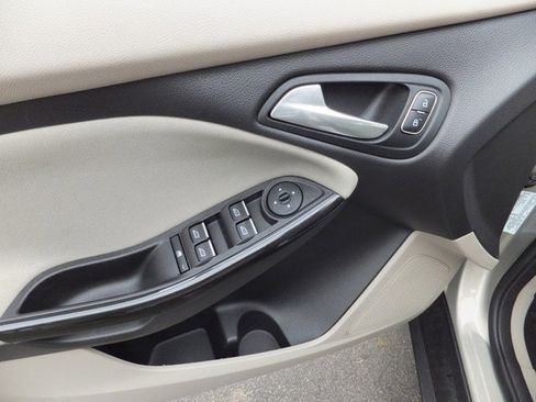 Used 2015 Ford Focus Electric Hatchback image 11