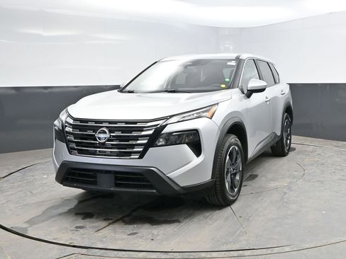 Used 2025 Nissan Rogue SV AWD/4WD image 5