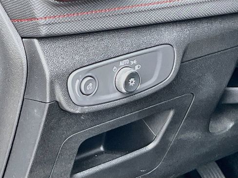 Used 2025 Chevrolet TrailBlazer RS w/ Convenience Package FWD image 10