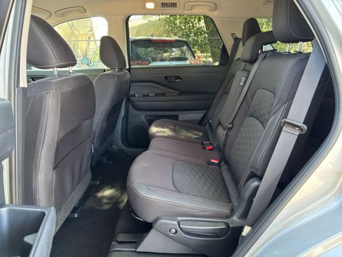Used 2024 Nissan Pathfinder SV FWD image 41