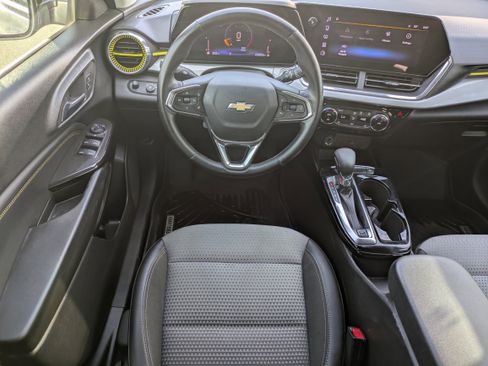 Used 2024 Chevrolet Trax LT w/ Driver Confidence Package image 17