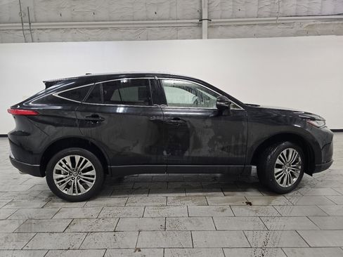 Certified 2024 Toyota Venza XLE image 15