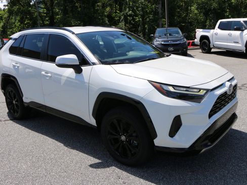 Used 2023 Toyota RAV4 SE AWD/4WD image 10