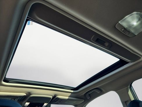 Used 2020 Subaru Forester Touring image 17